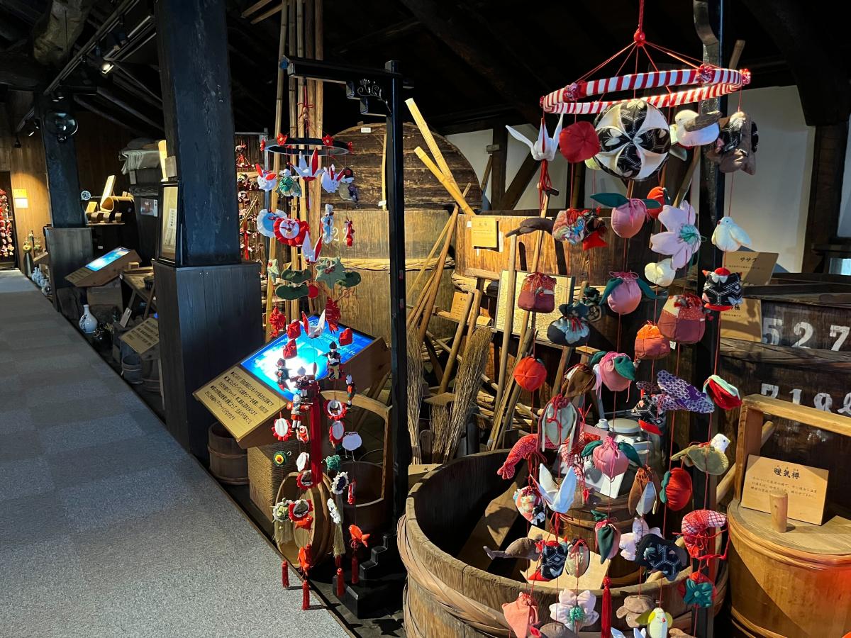 酒蔵の吊るし雛展