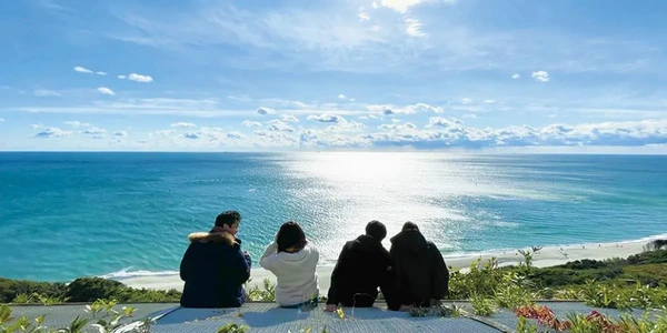 Explore the Beautiful Gardens and Coastlines, New in Every Season