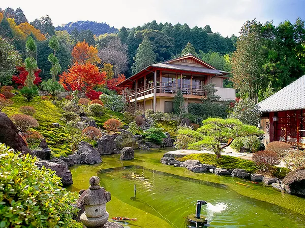 Explore the Beautiful Gardens and Coastlines, New in Every Season
