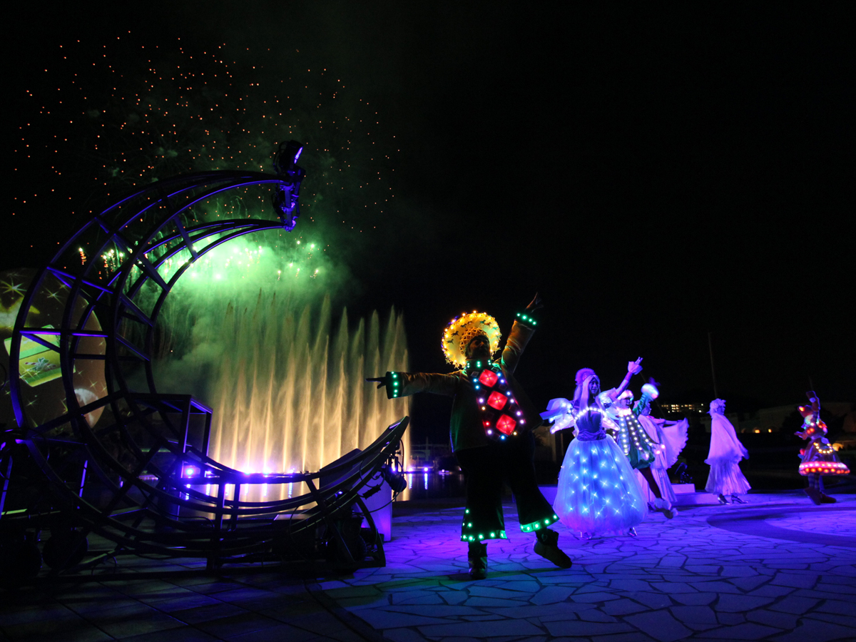 การแสดงดอกไม้ไฟสุดตระการตา "La Rêve de Noël" ที่ลากูน่า เท็น บอร์ช