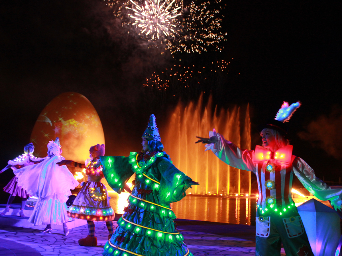 การแสดงดอกไม้ไฟสุดตระการตา "La Rêve de Noël" ที่ลากูน่า เท็น บอร์ช
