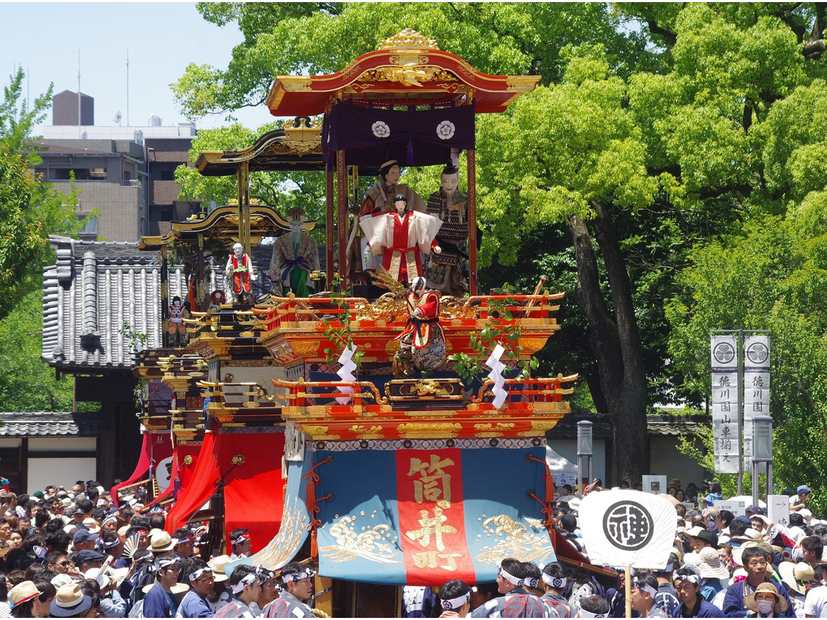การรวมตัวของรถแห่ที่สวนโทคุกาวะ