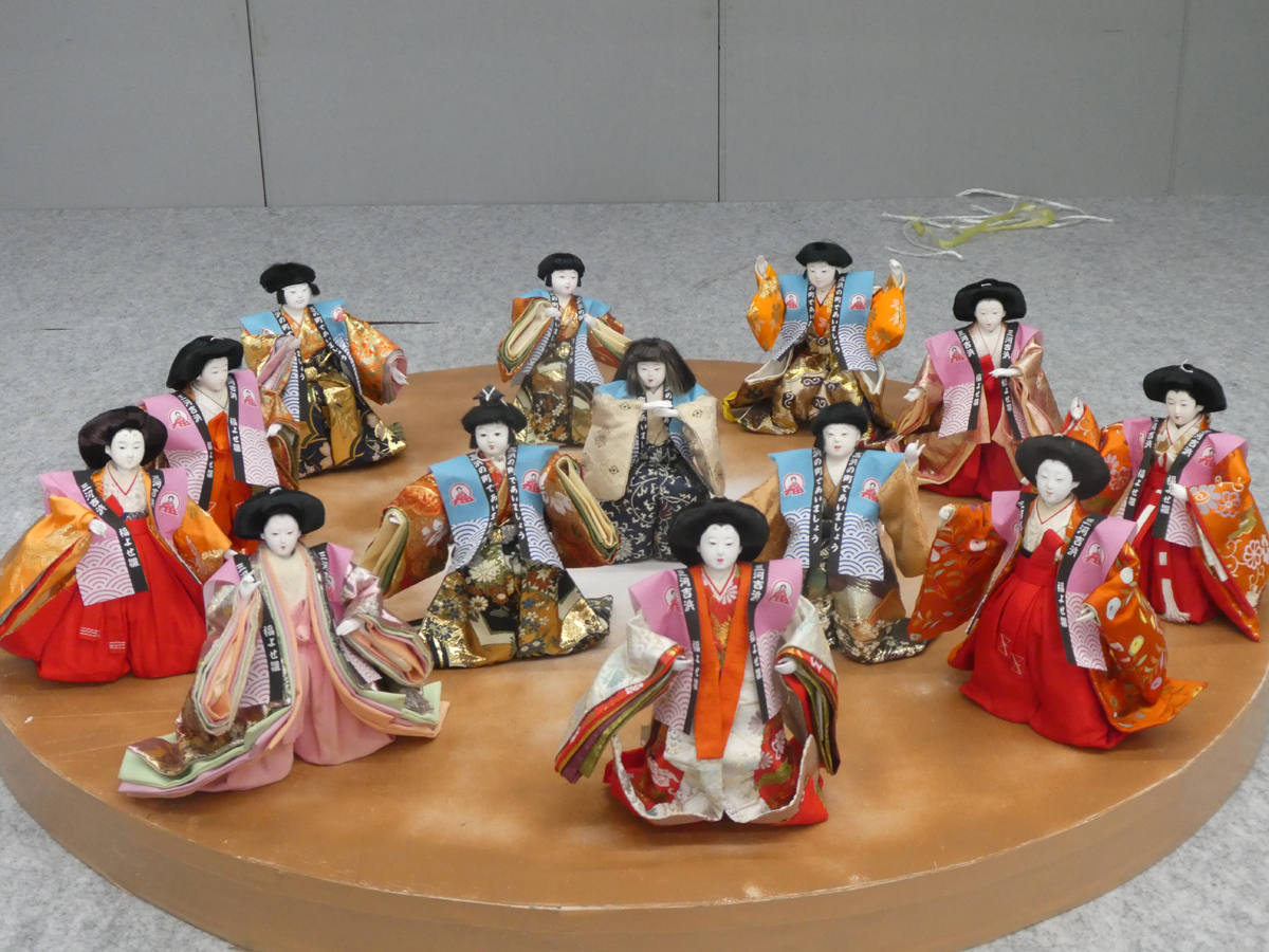 Hina Tour Through Ningyo Komichi Alley