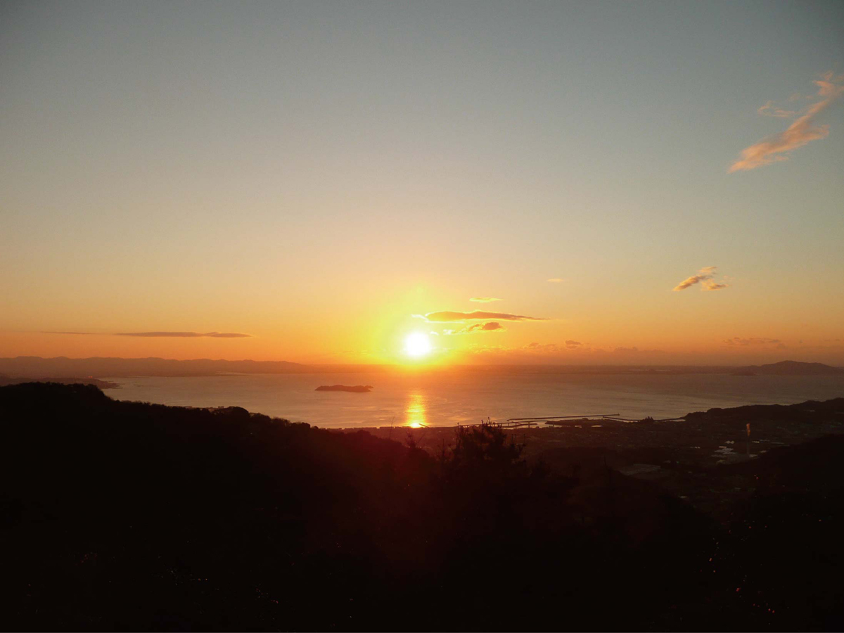 三根山地平線 去看新年日出吧