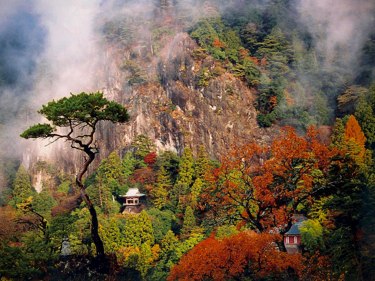 鳳来寺山
