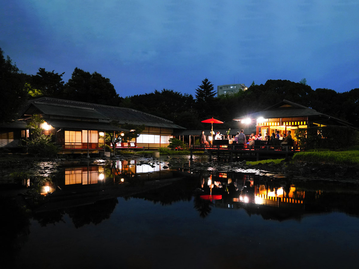 白鳥庭園 秋露祭