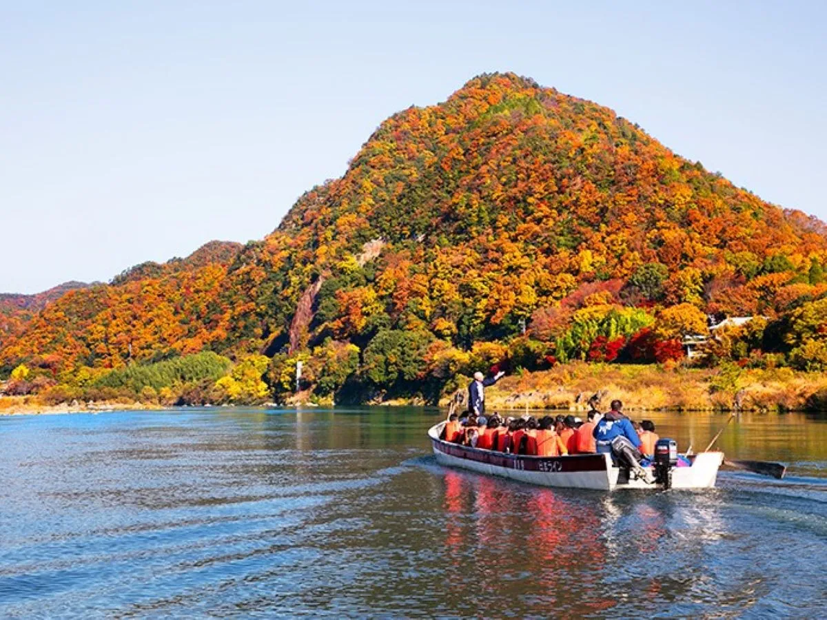 Inuyama autumn leaves pleasure boat cruises