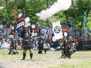 長篠合戦のぼりまつり