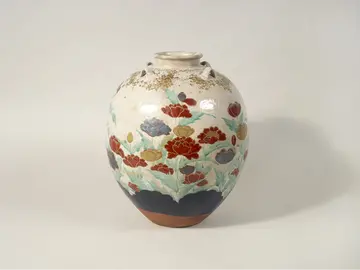 重要文化財　野々村仁清《色絵芥子文茶壺》江戸時代前期