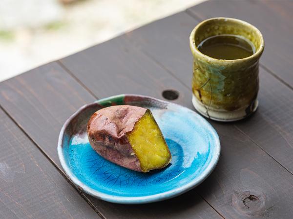 足湯カフェ 俺の金の焼き芋