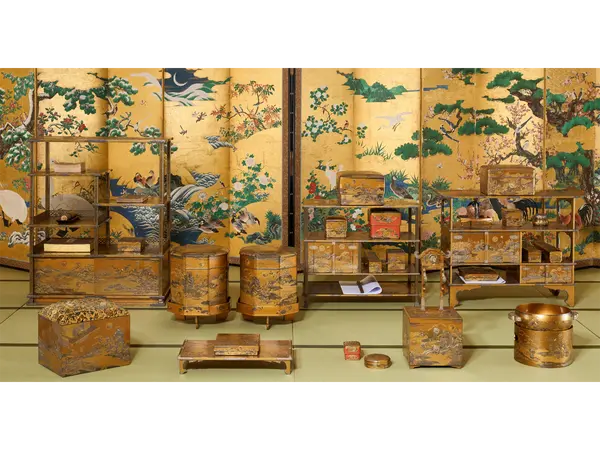 国宝 初音蒔絵調度　三棚飾り　徳川美術館蔵