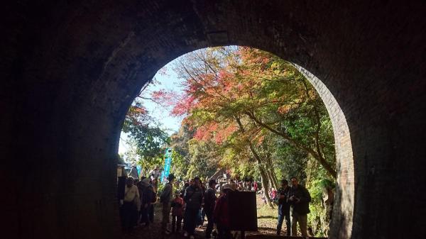 Aigi Tunnels