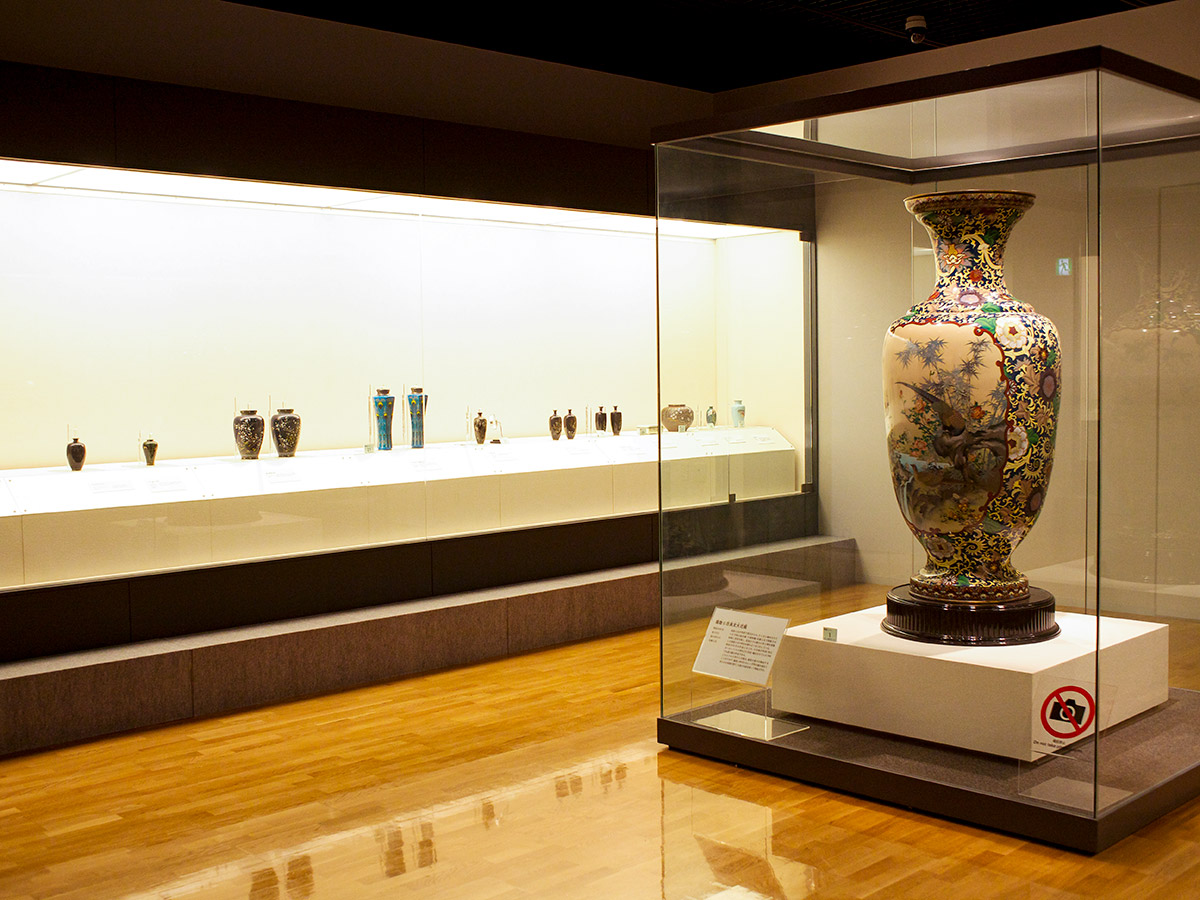 Shippo-Yaki Cloisonné of Ama Town