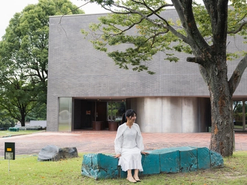 月の椅子でひと休み