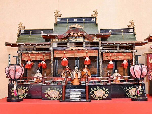 冬季企画展「第35回ひな人形展」