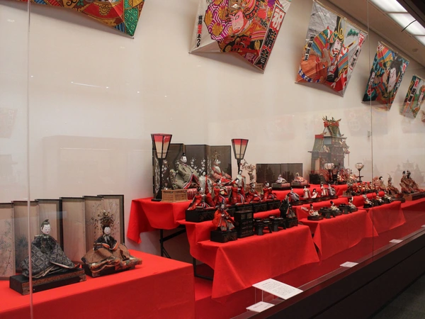 田原市博物館　平常展「ひな人形と初凧展」