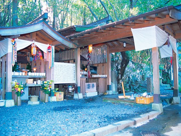 戀之水神社