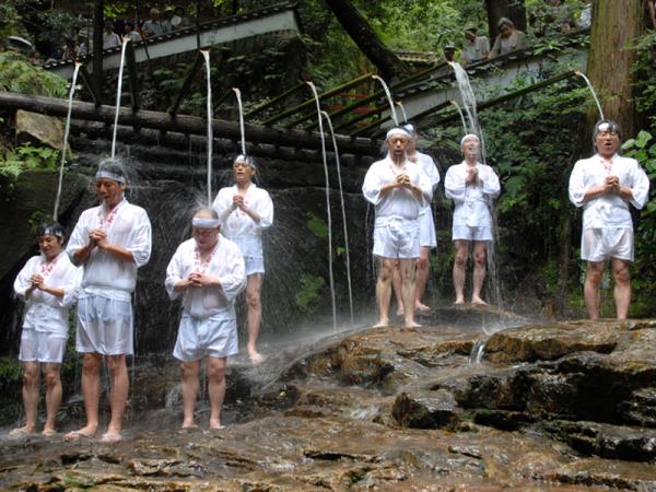 Hirahara Waterfall
