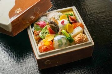 High-class Japanese-style Restaurant KAMOME