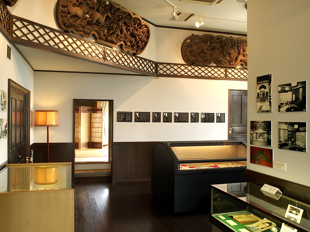 Seaside Literary Memorial Museum (Umibe No Bungaku Kinenkan)
