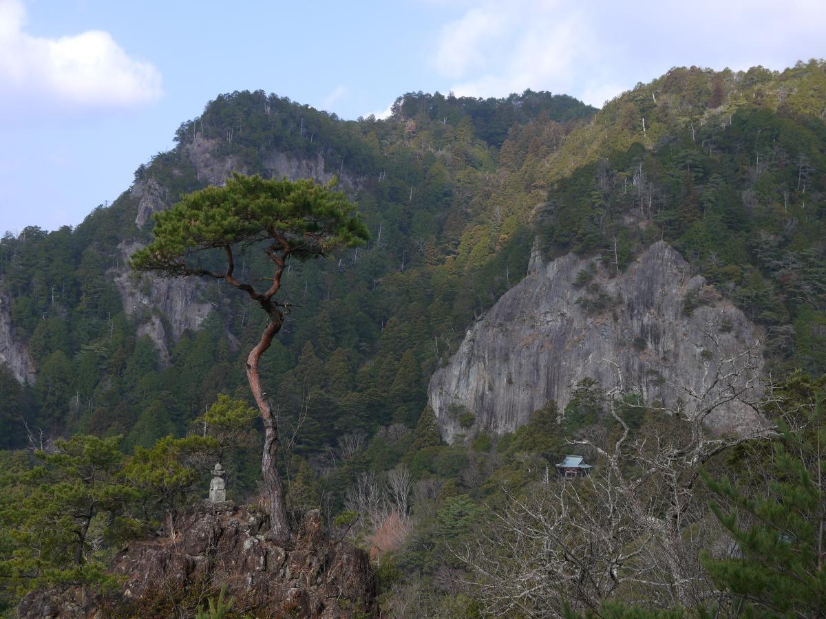 Mt. Horaiji and Horaiji Temple