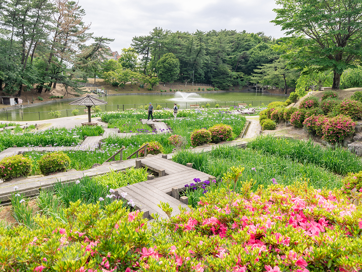 東公園