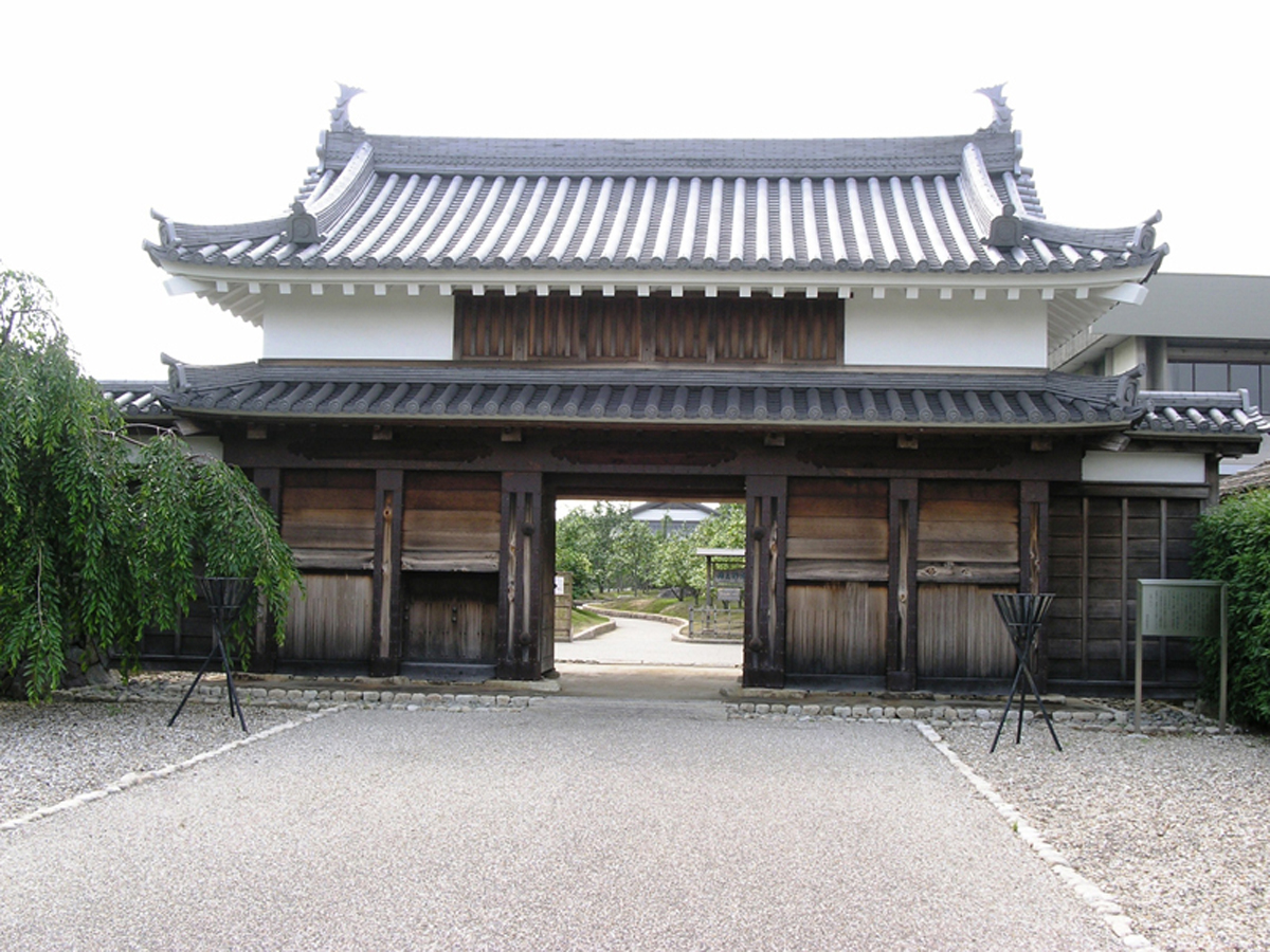 西尾城と旧近衛邸(西尾市歴史公園)