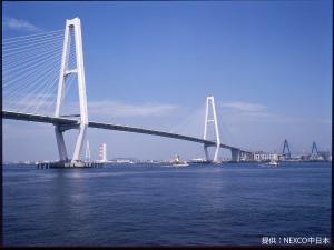 名港トリトン