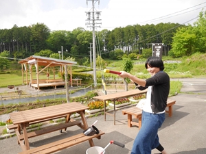 つくで手作り村の水鉄砲づくり
