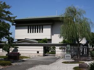 春日井市道風記念館