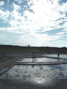 ④さららパーク外観(水の広場)