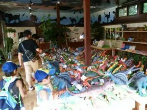 大高緑地の森を歩いて恐竜体験！ディノアドベンチャー名古屋