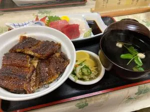 日本遺産のまち瀬戸市を満喫！炭焼きうなぎとろくろ体験コース