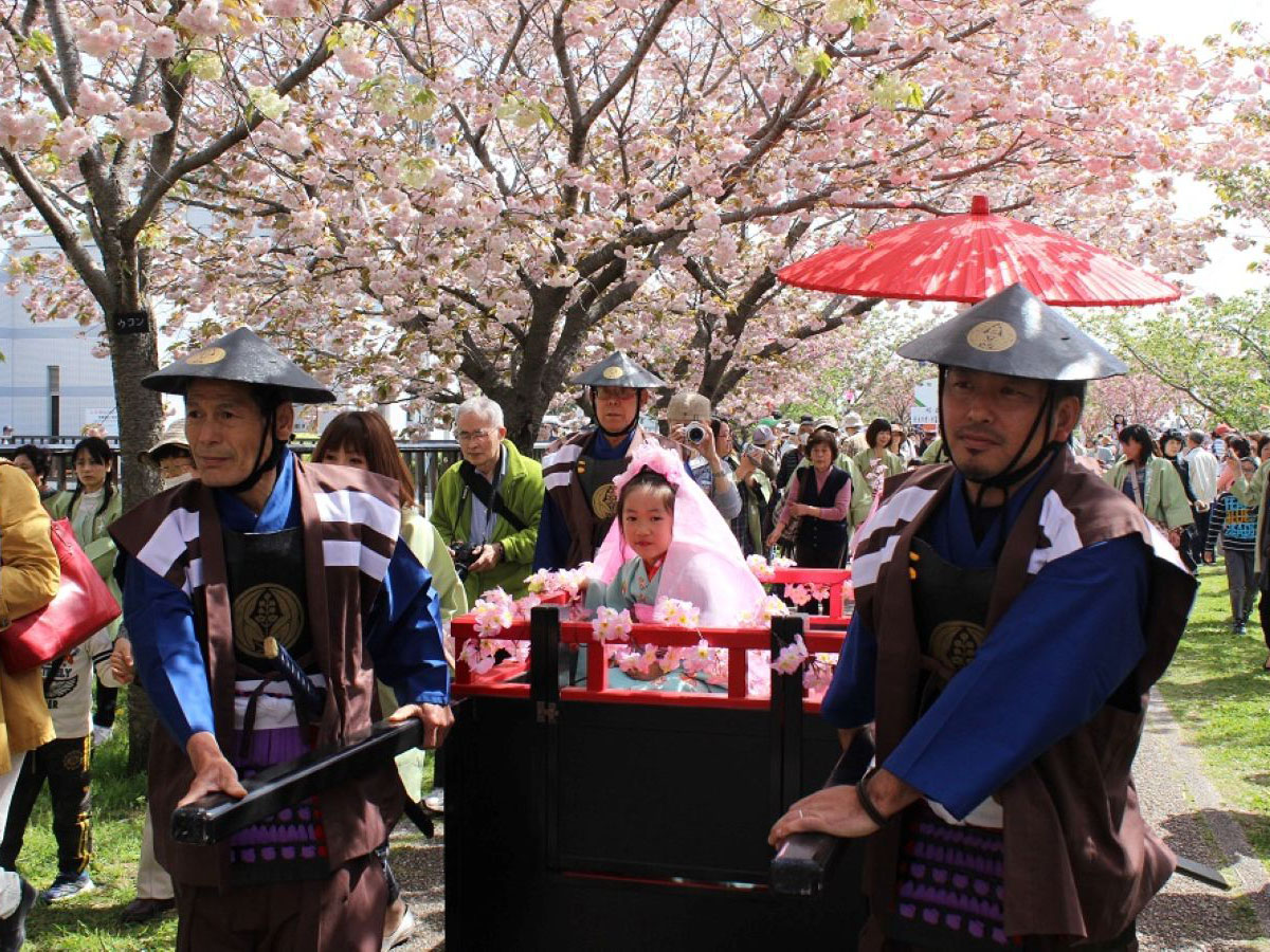 東浦町於大まつり