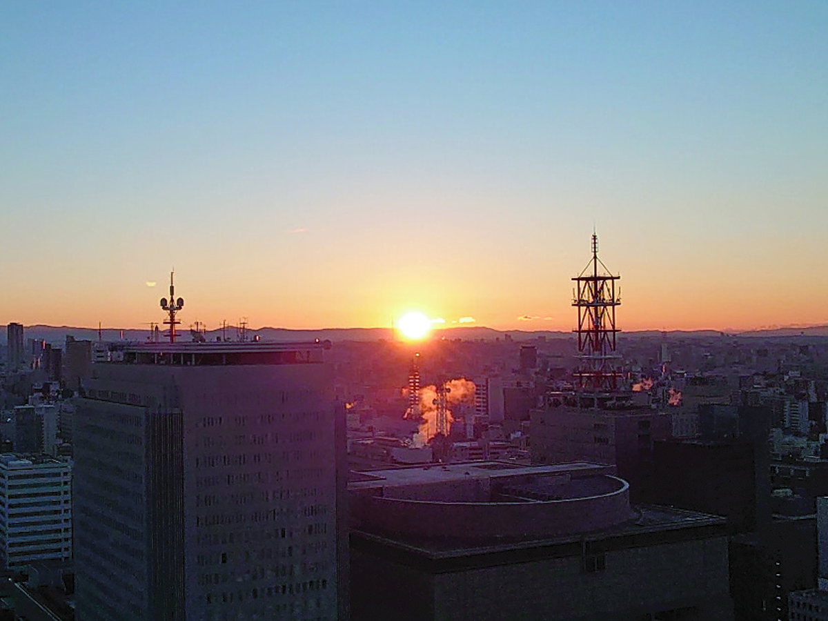 初日の出(中部電力 MIRAI TOWER)